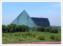 札幌市モエレ沼公園ガラスのピラミッド
